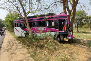many injured due to road accident in khunti