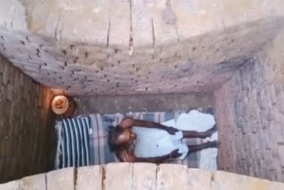 baba took tomb in chhatarpur