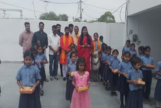 Mayor somya Gurjar did Navratri Kanya Pujan