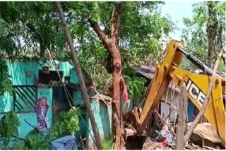 Railway department evicted people from rail land