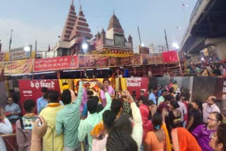 पटना हनुमान मंदिर में रामनवमी पर श्रद्धालुओं की भीड़