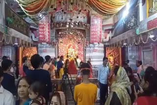 Devotees throng Chhatarpur temple