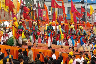 Devotees throng on main road of Ranchi