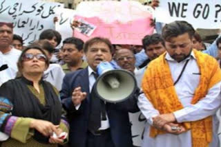 Members of Pakistan's Hindu community protest against forced conversions