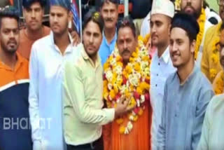 Muslims in Jhansi welcome Ram Navami procession with flowers