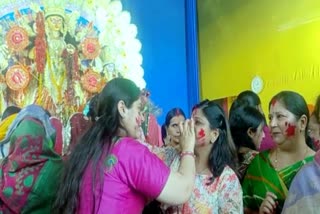 चैती नवरात्र पर पटना में महिलाओं ने खेली सिंदूर
