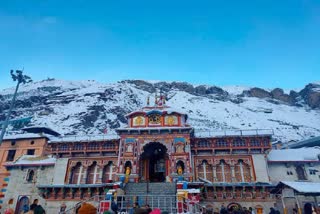 snowfall started once again in badrinath dham