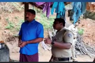 Idukki Vathikudy  Idukki Vathikudy Murder  Vathikudy Murder  Murder on financial dispute  accused arrested  Man who kills mother in law  സാമ്പത്തിക തർക്കത്തിന്‍റെ പേരിൽ  ഭാര്യാമാതാവിനെ കൊലപ്പെടുത്തിയ സംഭവം  പ്രതി പൊലീസ് പിടിയില്‍  ഇടുക്കി വാത്തികുടി  ഇടുക്കി  കുന്നുംപുറത്ത്  മുരിക്കാശ്ശേരി പൊലീസ് സ്റ്റേഷൻ  പൊലീസ്  പ്രതി