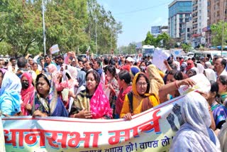 पटना में शिक्षकों का प्रदर्शन