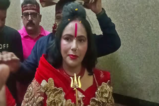 radhe maa in maa chintpurni darbar