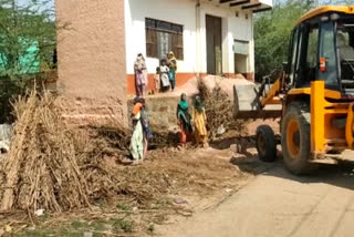 Stone pelting on encroachment remove team in Bharatpur