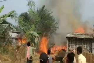 मधेपुरा में दस घर जलकर राख