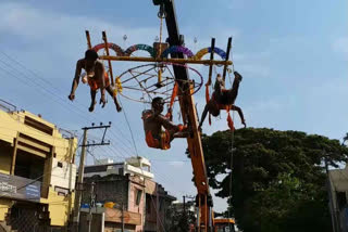 హిందూపురంలో తమిళియన్ల నగరోత్సవం.. ఇనుప చూవ్వలతో గుచ్చుకొని!