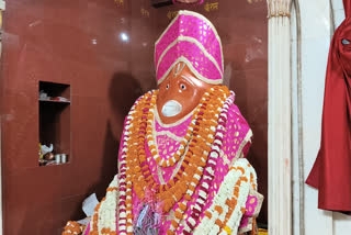 hanuman janmotsav jaipur  Lord Hanuman Temple at Samod hills in Jaipur  Samod hills Hanuman Temple news in Hindi  lord hanuman temple  ಭಕ್ತರ ಇಷ್ಟಾರ್ಥ ಈಡೇರಿಸುವ ಆಂಜನೇಯ  ಸಮೋದ್ ಬೆಟ್ಟಗಳ ಮೇಲಿದೆ ಹನುಮಾನ್ ದೇವಾಲಯ  ಗರಿಷ್ಠ ಸಂಖ್ಯೆಯ ದೇವಾಲಯಗಳು ಭಗವಾನ್ ಹನುಮಾನ್  ಸಮೋದ್ ವೀರ್ ಹನುಮಾನ್  ಇಷ್ಟಾರ್ಥಗಳು ಈಡೇರುತ್ತವೆ ಎಂಬ ನಂಬಿಕೆ