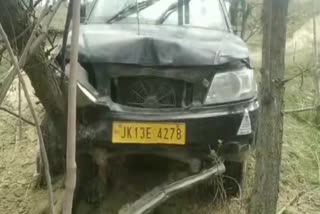 two-persons-injured-as-vehicle-skids-off-road-in-budgam