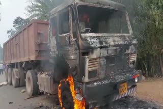 Girl child died in Road Accident In West Singhbhum villagers block NH 75E by setting fire trailer