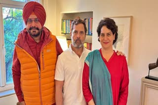 NAVJOT SIDHU FIRST MEETING WITH RAHUL  NAVJOT SIDHU FIRST MEETING WITH RAHUL AND PRIYANKA  NAVJOT SINGH SIDHU news  ನಾಯಕರ ಮೇಲಿನ ಬದ್ಧತೆ ಒಂದು ಇಂಚು ಸಹ ಕದಲುವುದಿಲ್ಲ  ನವಜೋತ್​ ಸಿಂಗ್​ ಸಿಧು  ಜೈಲಿನಿಂದ ಬಿಡುಗಡೆಯ ನಂತರ ನವಜೋತ್​ ಸಿಂಗ್​ ಸಿಧು  ನವಜೋತ್​ ಸಿಂಗ್​ ಸಿಧು ಕಾಂಗ್ರೆಸ್​ ನಾಯಕ ರಾಹುಲ್ ಗಾಂಧಿ  ನವಜೋತ್ ಸಿಂಗ್ ಸಿಧು ಅವರು ಪಟಿಯಾಲ ಜೈಲಿನಿಂದ ಬಿಡುಗಡೆ  ನವಜೋತ್ ಸಿಧು ಟ್ವೀಟ್  ಬದಲಾಯಿತು ಸಿಧು ಟ್ವಿಟ್ಟರ್‌ ಬ್ಯಾನರ್