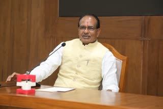 cm shivraj meet gram rojagar sahayak