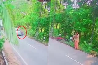 Gang travelled in Car attacked youth  Gang travelled in Car attacked youth in Kollam  Gang travelled in Car  Police started Investigation on CCTV Visuals  യുവാവിനെ കാറിടിച്ച് കൊലപ്പെടുത്താന്‍ ശ്രമം  കാറിടിച്ച് കൊലപ്പെടുത്താന്‍ ശ്രമം  ഇടിച്ചിട്ട കാര്‍ മടങ്ങിയെത്തി വീണ്ടും ആക്രമിച്ചു  കാര്‍  സിസിടിവി ദൃശ്യങ്ങള്‍ പുറത്ത്  എഴുകോണിൽ യുവാവിനെ കാറിടിച്ചു  കിഴക്കെ മാറനാട്  പൊലീസ് അന്വേഷണം ആരംഭിച്ചു  പൊലീസ്  ഗുണ്ടാസംഘങ്ങൾ തമ്മിലുള്ള പക