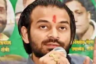 ലാലു പ്രസാദിന്‍റെ മകന്‍  Tej Pratap Yadavs staff Baggage thrown issue  Baggage thrown out from hotel room  Tej Pratap Yadav staff Baggage thrown  Baggage thrown out from hotel room Varanasi  ലാലു പ്രസാദിന്‍റെ മകന്‍റെ സ്റ്റാഫിനെതിരെ നടപടി  തേജ് പ്രതാപ്  തേജ് പ്രതാപ് യാദവിന്‍റെ സ്റ്റാഫിനെതിരെ ഹോട്ടല്‍