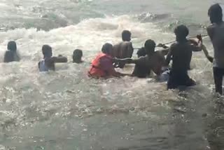omkareshwar devotees rescue operation video