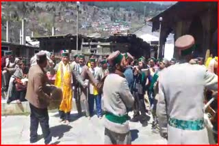 Jagat Singh Negi performed Kinnauri dance