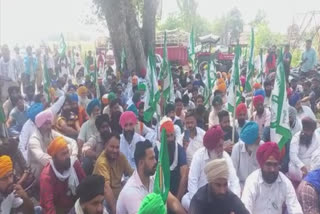 Farmers protest against Punjab government in Amritsar