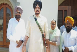 This statue artist reached the haveli with the statue of Sidhu Moosewala