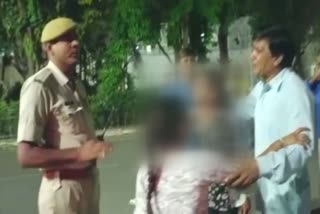 Rajasthan News : પ્રેમમાં પાગલ બનેલી 2 બાળકોની માતાએ તેના પ્રેમી સાથે કર્યા લગ્ન, પુત્રીઓએ પોલીસ સમક્ષ કરી છે અરજી