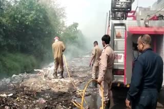 Junk caught fire in Tehakhand area Delhi