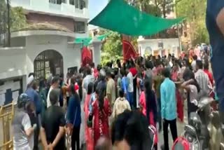 ഇമെയില്‍ വഴി ബോംബ് ഭീഷണി  Delhi school evacuated after bomb threat  bomb threat  bomb threat in Delhi  ബോംബ് ഭീഷണി  സ്‌കൂളില്‍ ബോംബ് ഭീഷണി  ന്യൂഡല്‍ഹി വാര്‍ത്തകള്‍  ന്യൂഡല്‍ഹി പുതിയ വാര്‍ത്തകള്‍