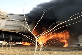 जमुई में बालू लदे ट्रक में आग