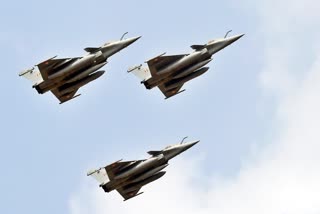 first overseas exercise for iaf  iafs rafale  Exercise Orion  Indian Air Force  French Air and Space Force  national news  റഫേൽ വിമാനങ്ങളുടെ ആദ്യ വിദേശ അഭ്യാസം  ഇന്ത്യൻ വ്യോമസേന  ഫ്രഞ്ച് എയർ ആൻഡ് ബഹിരാകാശ സേന  ഐഎഎഫ്  ഓറിയോൺ അഭ്യാസ പ്രകടനം