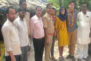 American couple reached native village in Azamgarh