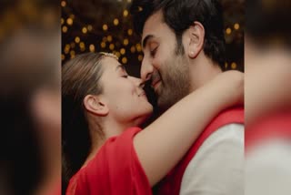 Ranbir Kapoor and  Alia Bhatt 1st wedding anniversary, read here couple's love story, see pics