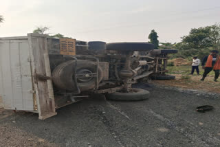 kawardha road accident