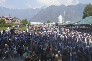 jummat-ul-vida-observed-with-religious-fervour-in-dargah-hazratbal-srinagar