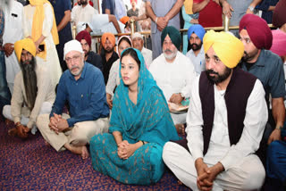 The Chief Minister of Punjab and his wife paid obeisance at the Gurughar in Patiala