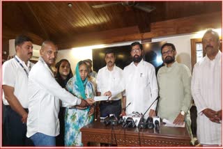 5 lakhs assistance handed over to Jadhav's family