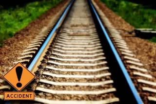 shivpuri laborer jumped in front of train