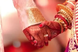 Youth of UP got married after changing the gender of eunuch, absconded with car and cash found in dowry, FIR lodged