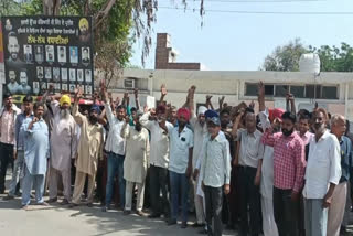 Barnala vegetable market shopkeepers surrounded the market committee office