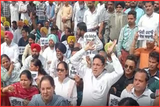 AAP MLAs protest in Amritsar