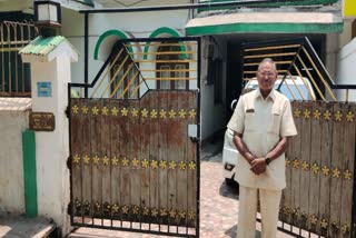 Theft in house of retired officer of Raipur