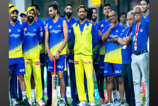 As the fans were left wondering whether 'Thala' Dhoni would be in the playing eleven in Southern derby, the CSK skipper hit the net practice session allaying fears.