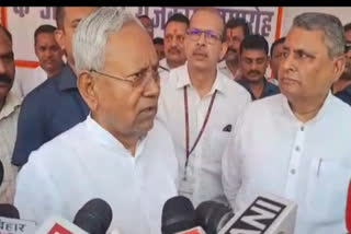 Bihar CM Nitish Kumar talking to reporters