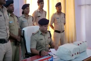 2 ganja smugglers arrested from narmadapuram