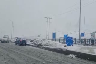 higher-reaches-of-kahmir-receives-fresh-snowfall-plains-receive-rainfall