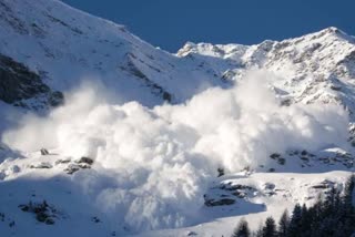 jkdma-issues-avalanche-alert-for-five-districts