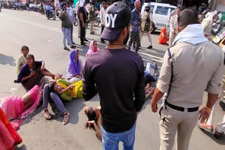 Women protest on the streets of Raisen